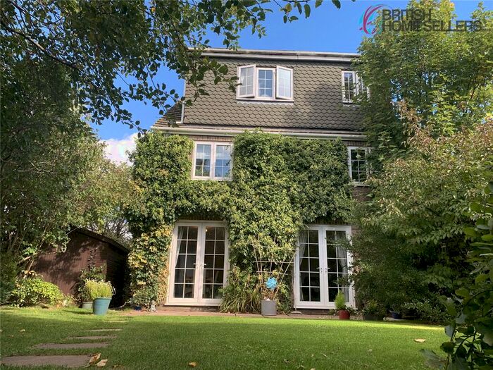 4 Bedroom Detached House For Sale In Castle Fields, Ardley, Bicester, Oxfordshire, OX27