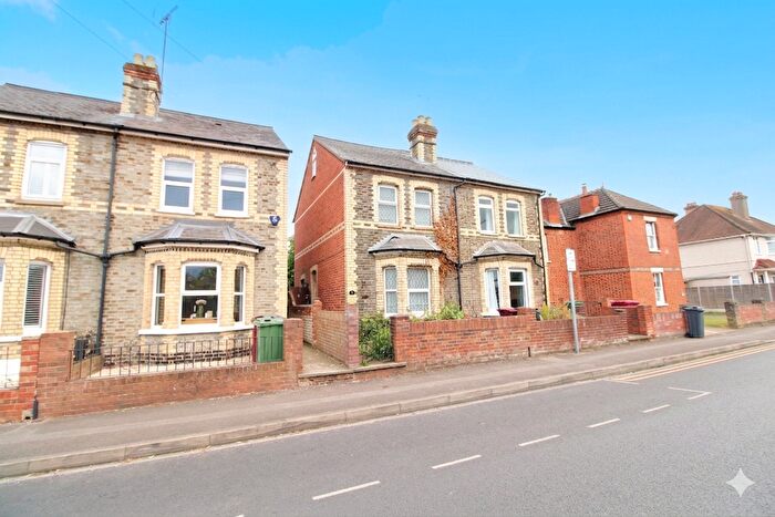 3 Bedroom Semi Detached House For Sale In Briants Avenue, Reading, RG4