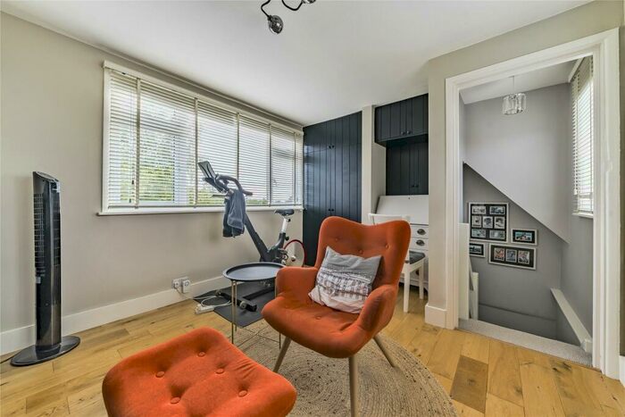 3 Bedroom Terraced House For Sale In Ripley, Surrey, GU23