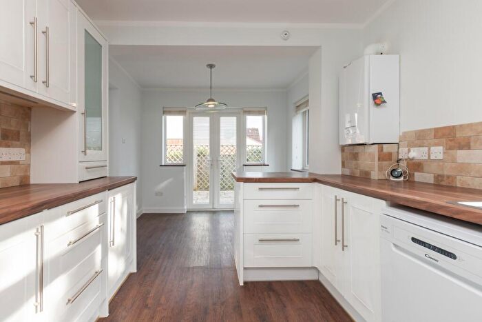 2 Bedroom Detached Bungalow To Rent In Springfield Road, Botley, Oxford, OX2