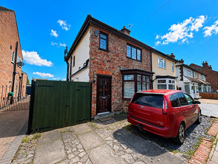3 Bedroom Semi-Detached House To Rent In Hawthorne Avenue, Nottingham, NG10