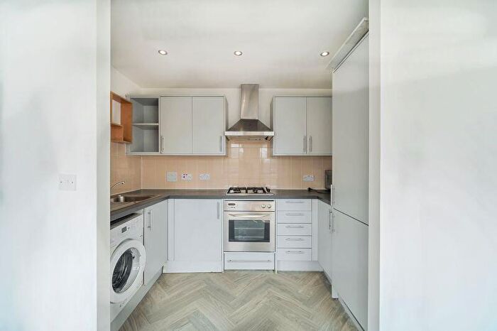 1 Bedroom Apartment For Sale In Central House, Cambridge Road, Barking, IG11