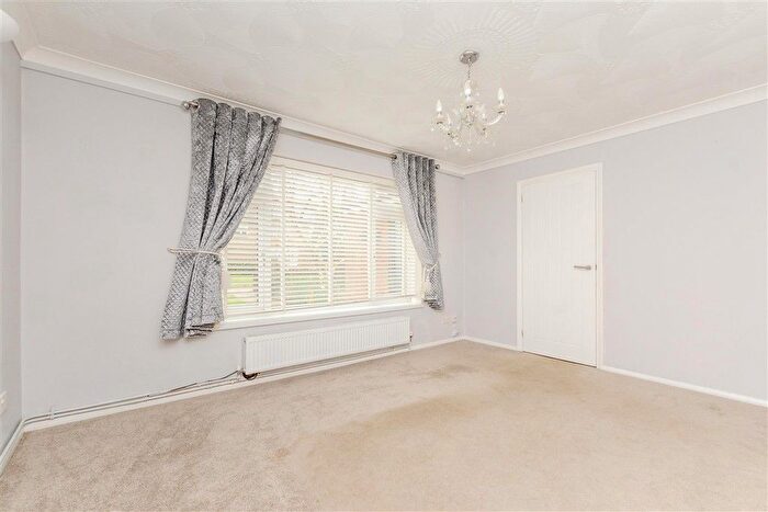 3 Bedroom Terraced House For Sale In Strand Close, Meopham, Kent, DA13