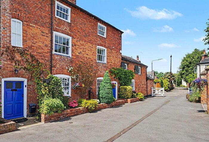 4 Bedroom Semi Detached House For Sale In The Wharf, Shardlow, DE72