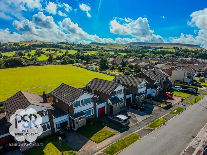 3 Bedroom Link Detached House For Sale In Rowton Grange Road, Chapel-En-Le-Frith, SK23