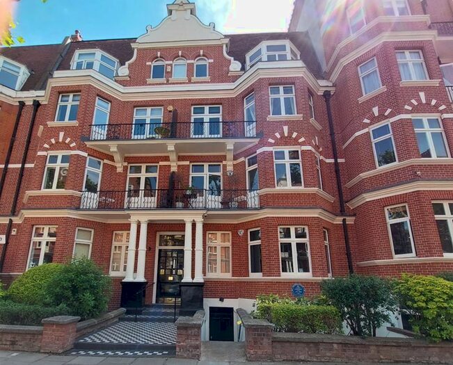 3 Bedroom Flat To Rent In Lauderdale Road, London, W9