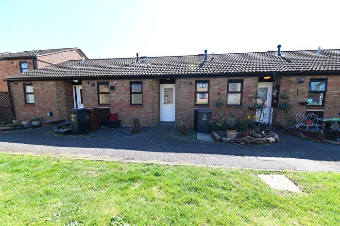 1 Bedroom Terraced Bungalow To Rent In Blakeney Road, Stevenage, SG1