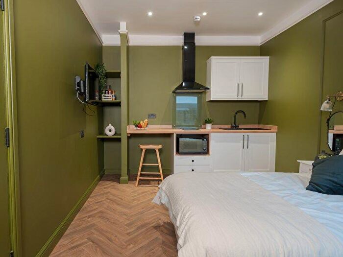 Studio To Rent In Room, Baker Street, DE24