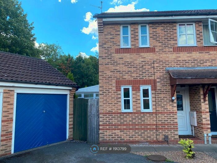 2 Bedroom Semi-Detached House To Rent In Simpson Close, Newark, NG24