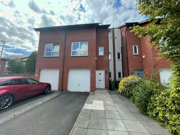 3 Bedroom Town House To Rent In Robert Harrison Avenue, Manchester, M20