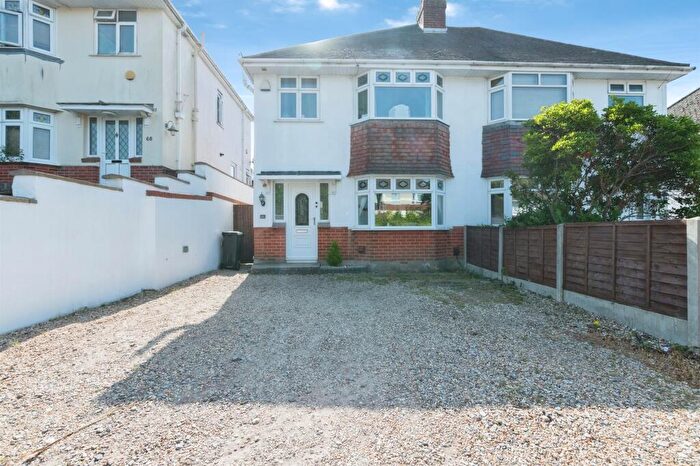 3 Bedroom Semi Detached House For Sale In Wharfdale Road, Poole, BH12