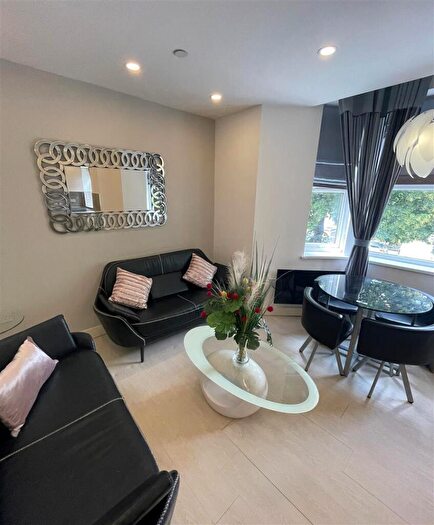 2 Bedroom Apartment To Rent In Richmond Parc, Richmond Road, Cardiff, CF24