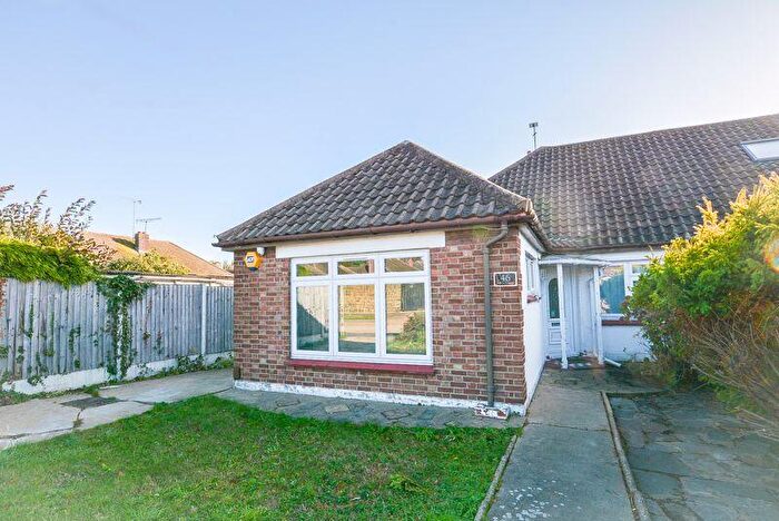 3 Bedroom Semi-Detached Bungalow To Rent In Wick Chase, Southend-On-Sea, SS2