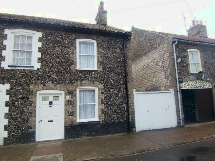 2 Bedroom Cottage To Rent In Castle Street, Thetford, IP24