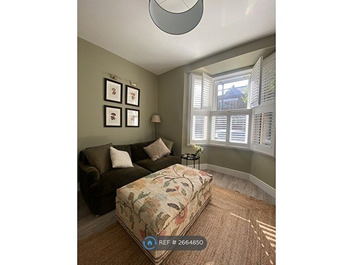 1 Bedroom Flat To Rent In Fourth Avenue, London, W10