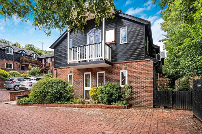 2 Bedroom Flat For Sale In The Old Forge, Streatley On Thames, RG8