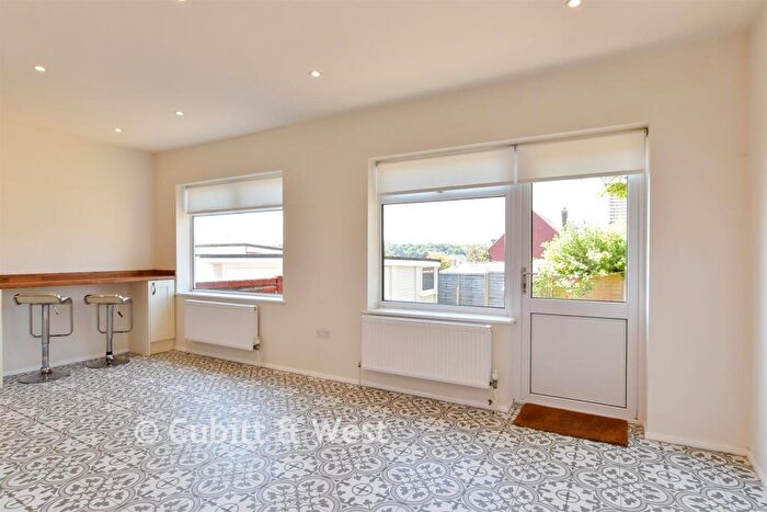 3 Bedroom Detached Bungalow For Sale In Graham Crescent, Portslade, East Sussex, BN41