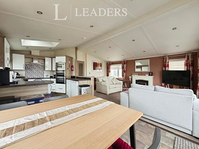 2 Bedroom Mobile Home For Sale In Eastern Road, Portsmouth, Hampshire, PO3