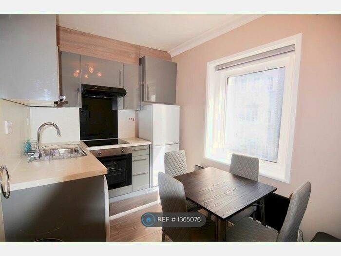 2 Bedroom Flat To Rent In New Cavendish Street, London, W1W