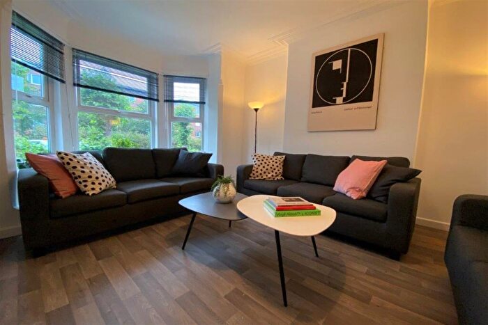 5 Bedroom Semi Detached House To Rent In Broadgate, Beeston, NG9