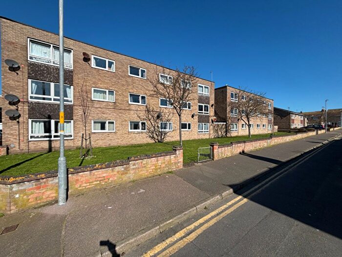 2 Bedroom Flat For Sale In Louise Close, Great Yarmouth, NR30