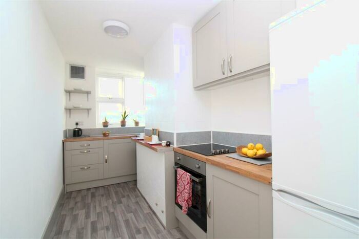 2 Bedroom Flat To Rent In Marine Drive, Brighton, BN2