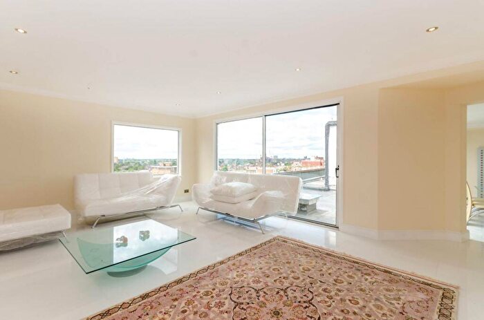 2 Bedroom Flat To Rent In Swiss Cottage, Swiss Cottage, London, NW3