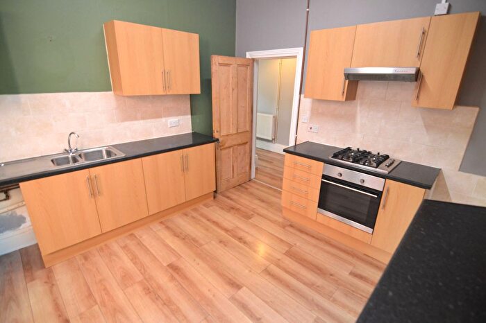 2 Bedroom Maisonette To Rent In Eleanor Street, Grimsby, DN32