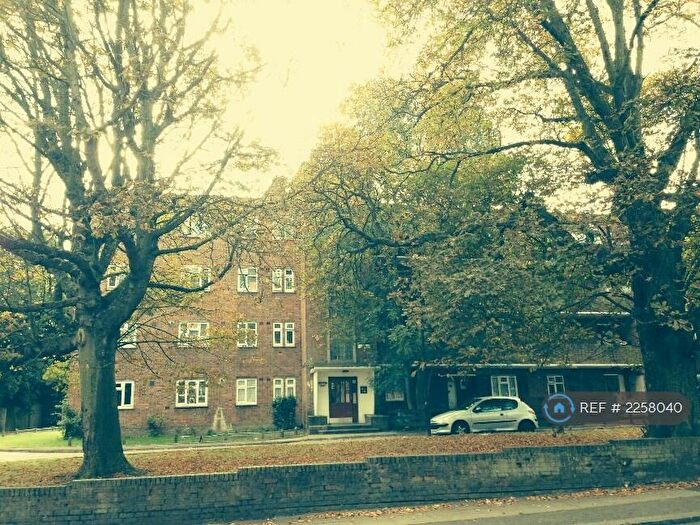 2 Bedroom Flat To Rent In Perry Vale, London, SE23