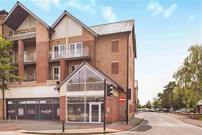 2 Bedroom Flat For Sale In Hale Road, Hale Barns, Altrincham, WA15
