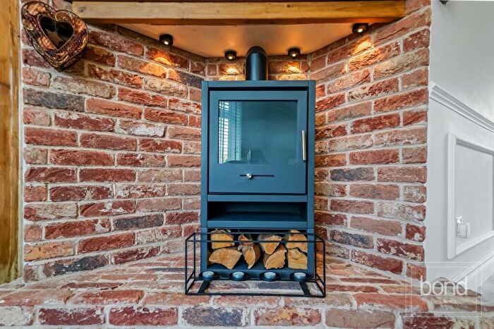 3 Bedroom End Of Terrace House For Sale In Millfields, Danbury, Chelmsford, CM3