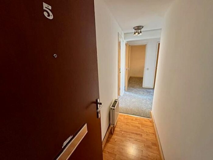 2 Bedroom Flat To Rent In Clovenstone Gardens, Edinburgh, EH14