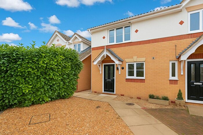 2 Bedroom Semi Detached House To Rent In Wyvern Close, Ash Vale, Aldershot, Surrey, GU12