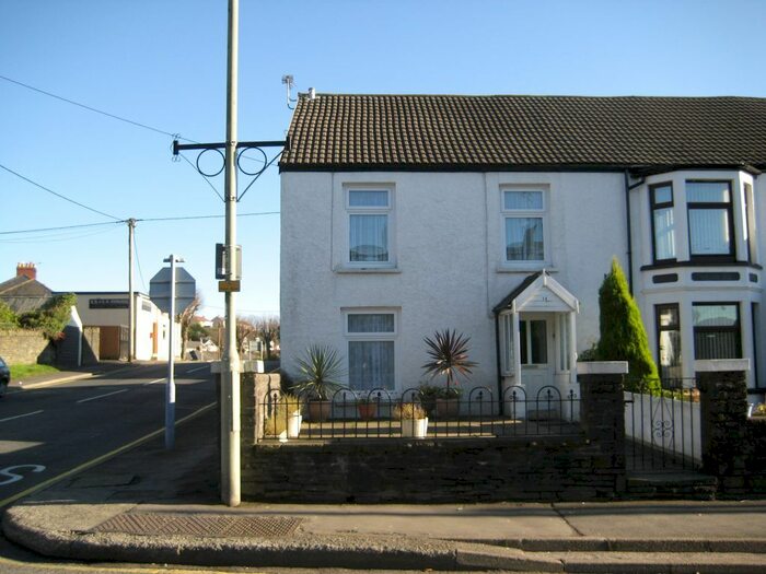 1 Bedroom Flat To Rent In Llantrisant Road, Pontyclun CF72