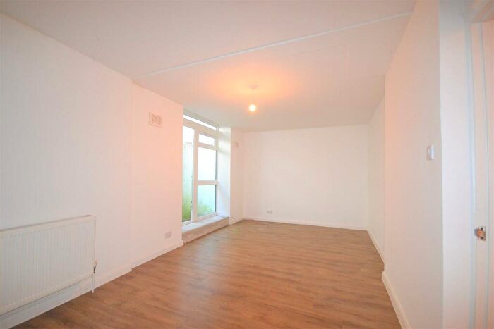 1 Bedroom Flat To Rent In Brunswick Place, Hove, BN3