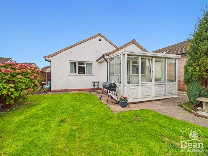 2 Bedroom Detached Bungalow For Sale In Oakhill Road, Mitcheldean, GL17