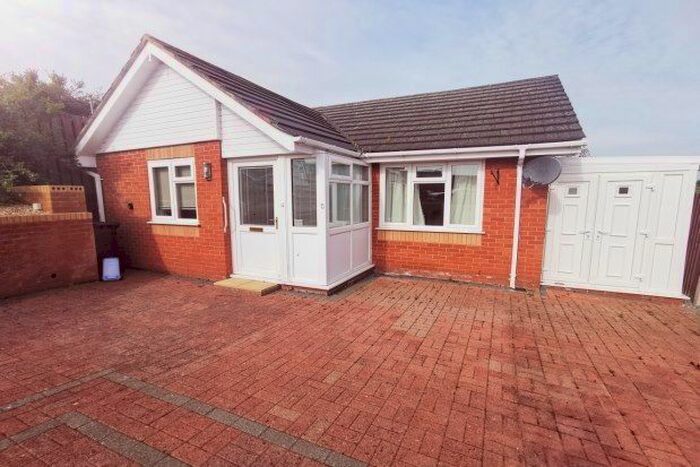 2 Bedroom Detached Bungalow To Rent In Bryn Garan, Colwyn Bay, LL29