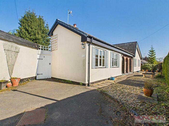 2 Bedroom Detached Bungalow For Sale In Wynnstay Lane, Marford, LL12