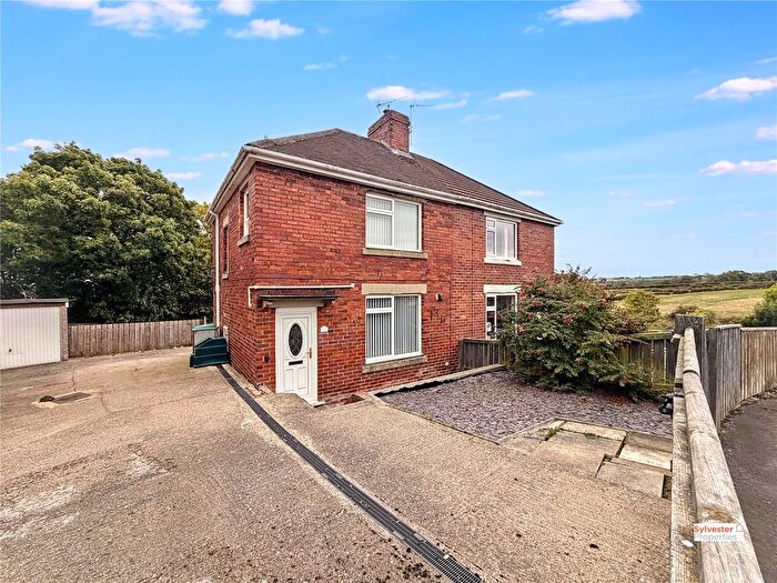 3 Bedroom Semi Detached House For Sale In Woodside Grove, Tantobie, DH9