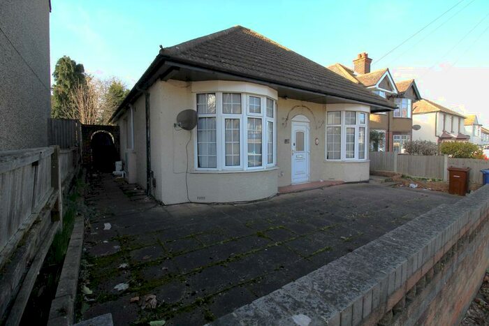 4 Bedroom Detached House To Rent In Southend Road, Grays, Essex, RM17