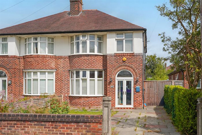 3 Bedroom Semi-Detached House For Sale In Ferndene Road, Didsbury, M20