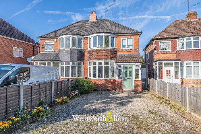 3 Bedroom Semi-Detached House For Sale In Kingshurst Road, Northfield, Birmingham, B31