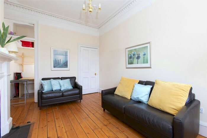 2 Bedroom Flat To Rent In Comely Bank Street, Stockbridge, Edinburgh, EH4
