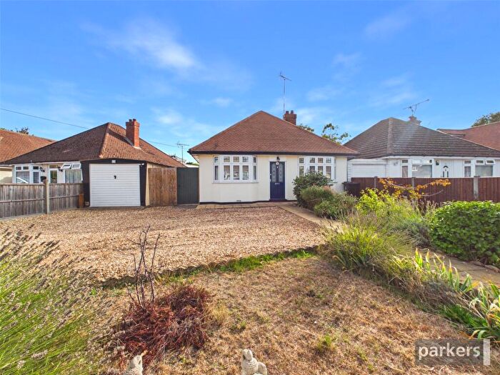 2 Bedroom Bungalow For Sale In Woodwaye, Woodley, Reading, Berkshire, RG5