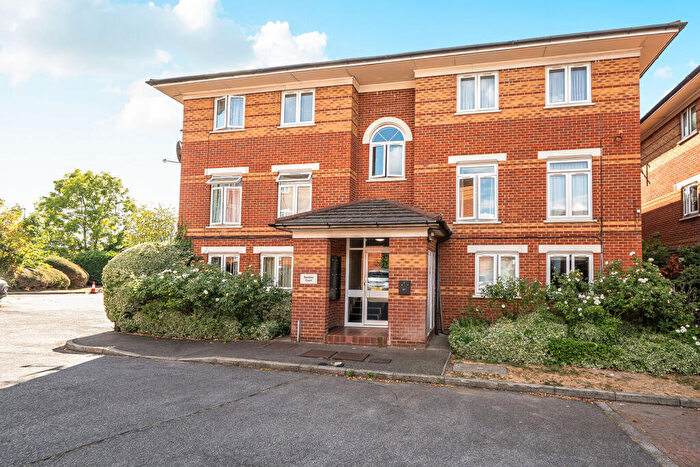 1 Bedroom Flat For Sale In Swynford Gardens, Hendon, London, NW4