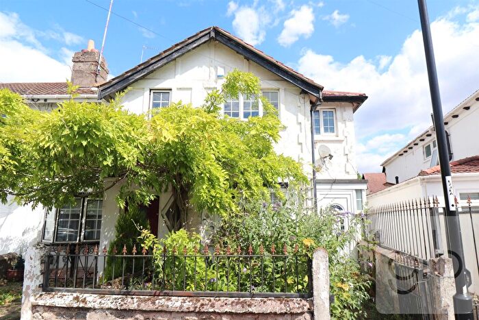 3 Bedroom End Of Terrace House For Sale In Emscote Road, Coventry, CV3