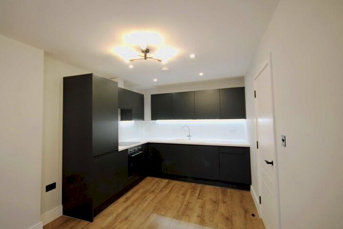 1 Bedroom Flat To Rent In Heath Road, Twickenham TW1