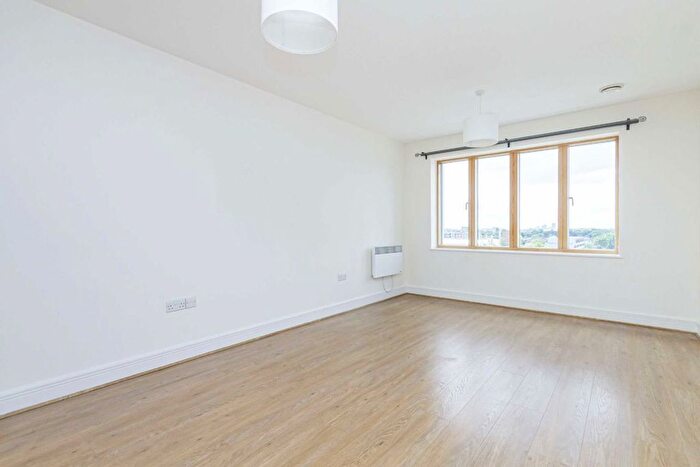 2 Bedroom Flat To Rent In Drayton Green Road, West Ealing, W13