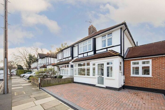 4 Bedroom Semi-Detached House To Rent In Palmerston Road, Twickenham TW2