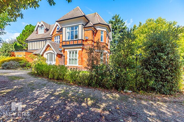 2 Bedroom Flat For Sale In Cavendish Road, Bournemouth, BH1